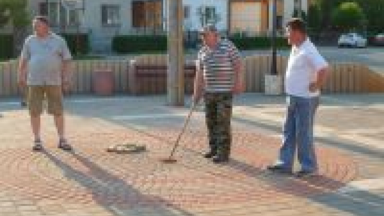 Stavanie mája - 2012  Stavanie mája - 2012